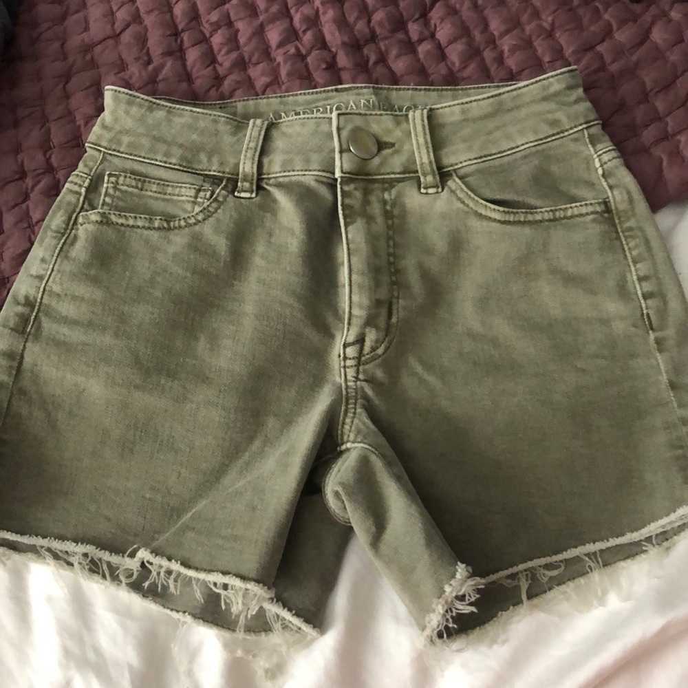 American eagle army green shorts